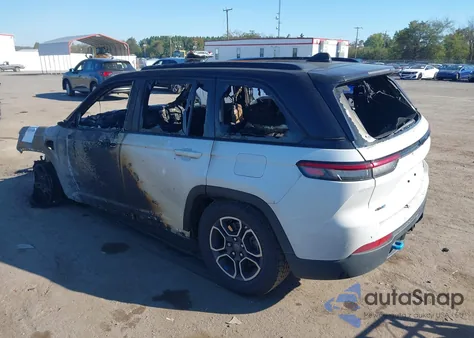 2022 Jeep Grand Cherokee 4Xe Trailhawk 4X4 из США, поврежденный, VIN 1C4RJYC63N8721666